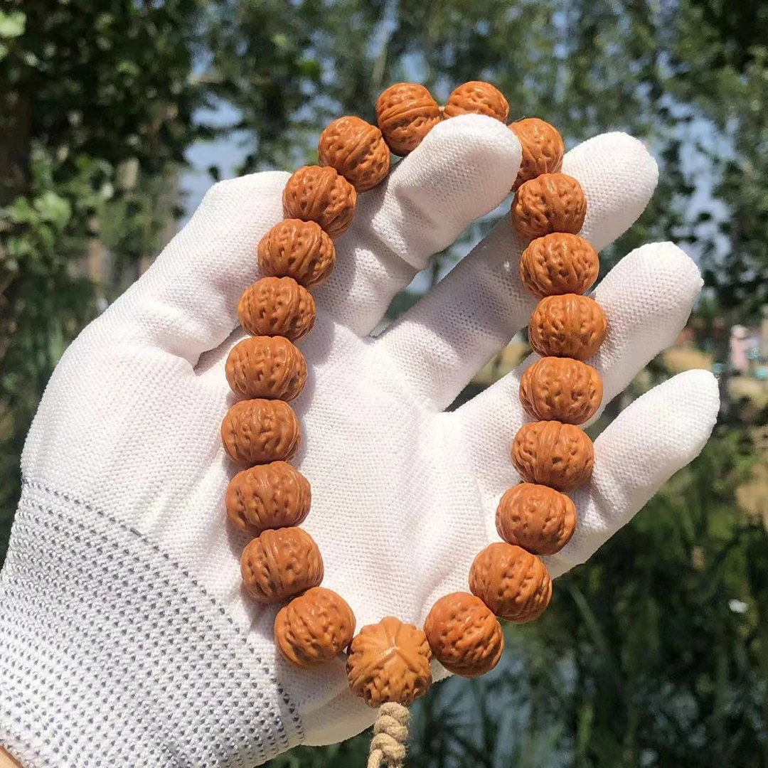 15-16左右大三棱猴头核桃精工手持文玩L