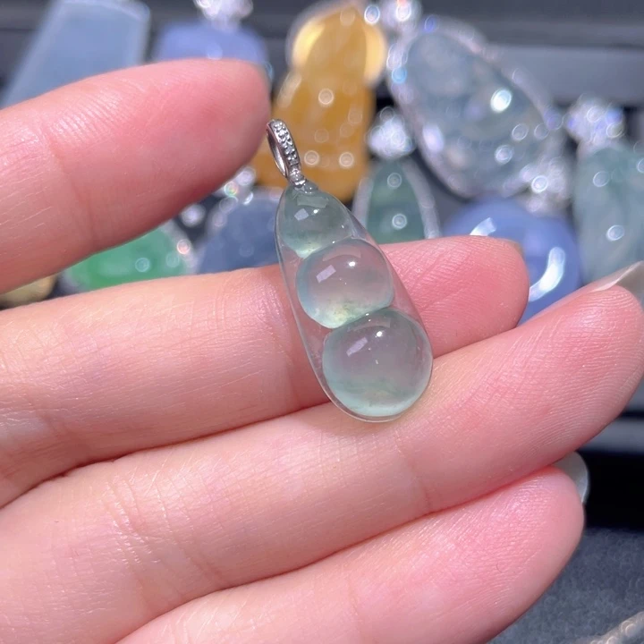 颈饰18K金镶嵌翡翠翡翠