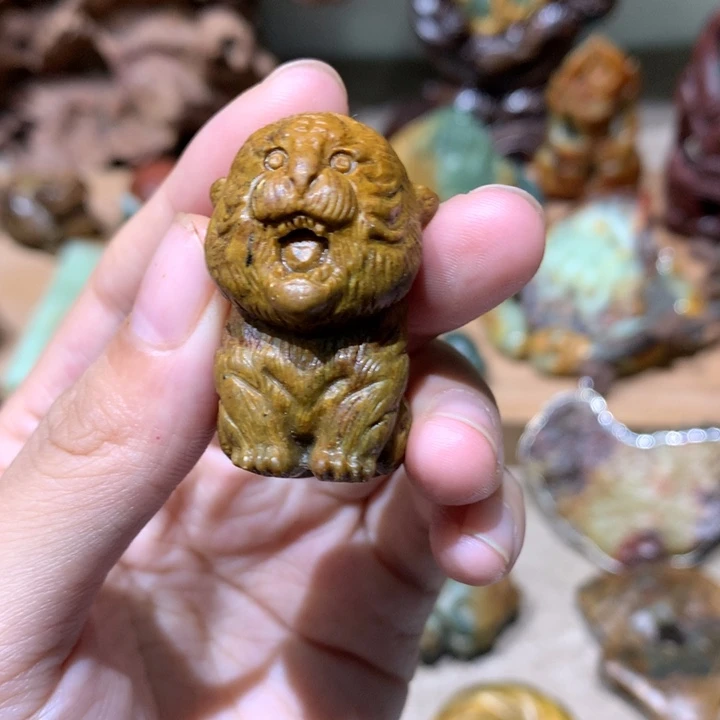 未镶嵌岫岩河磨玉（透闪石质玉）把件