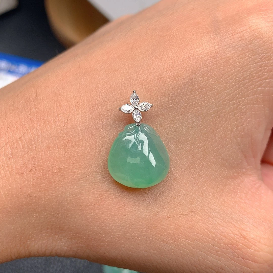 吊坠(不含链)18K金镶嵌翡翠