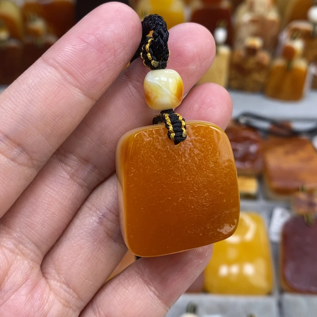 蜜蜡未镶嵌珠宝奇石