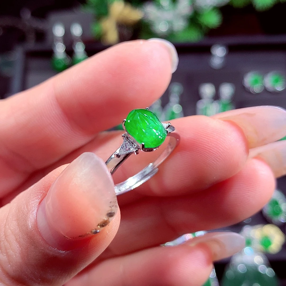 颈饰未镶嵌翡翠天然