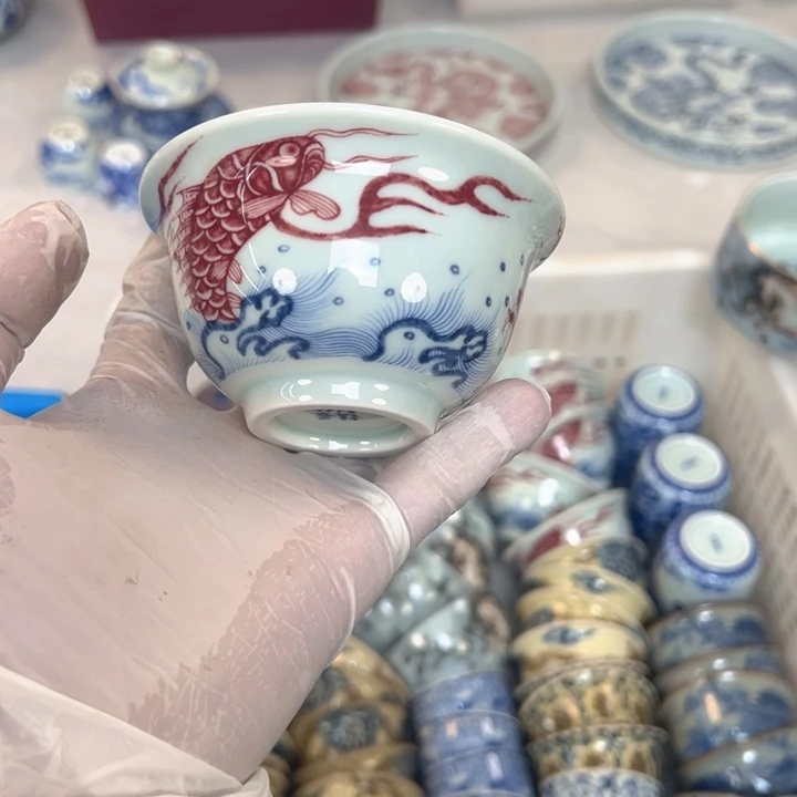 瓷片白青花釉里红鱼化龙压手杯主人杯全品