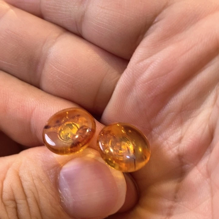 未镶嵌琥珀珠宝奇石
