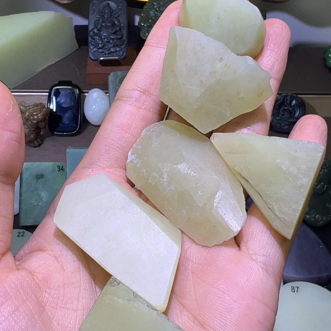 和田玉未镶嵌珠宝半成品