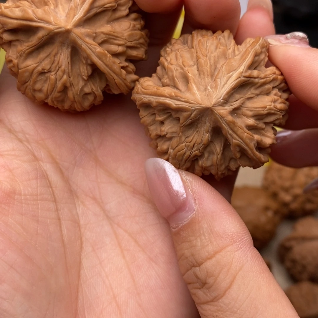 文山三棱42……文玩核桃