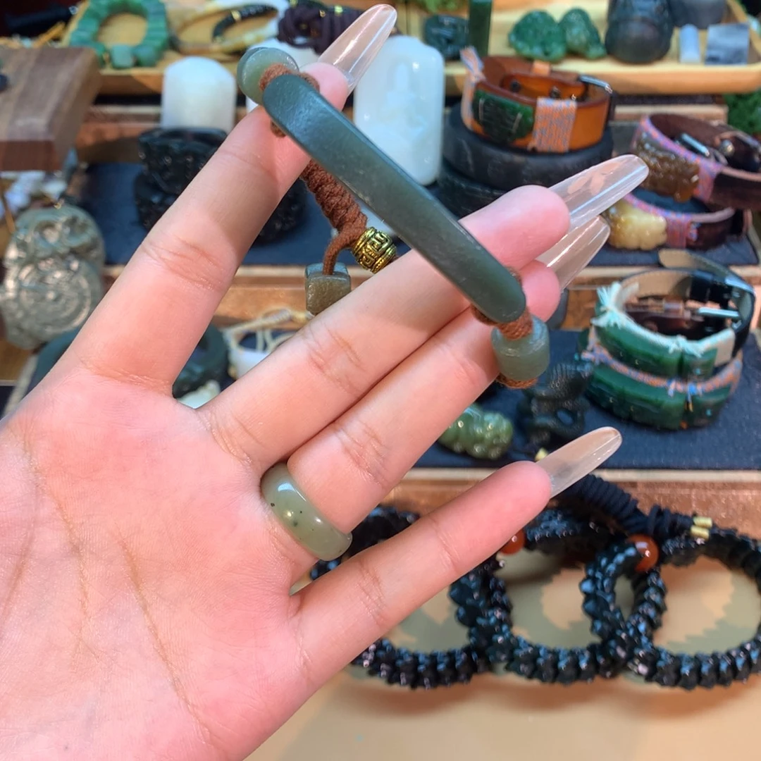 和田玉（糖玉）未镶嵌挂件