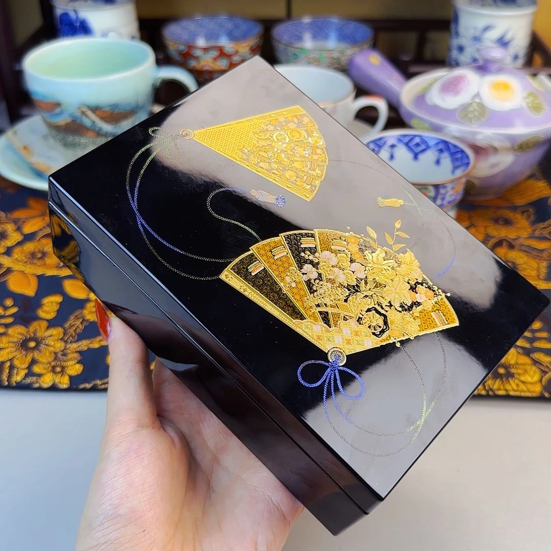 他家茶具瓷器真美！