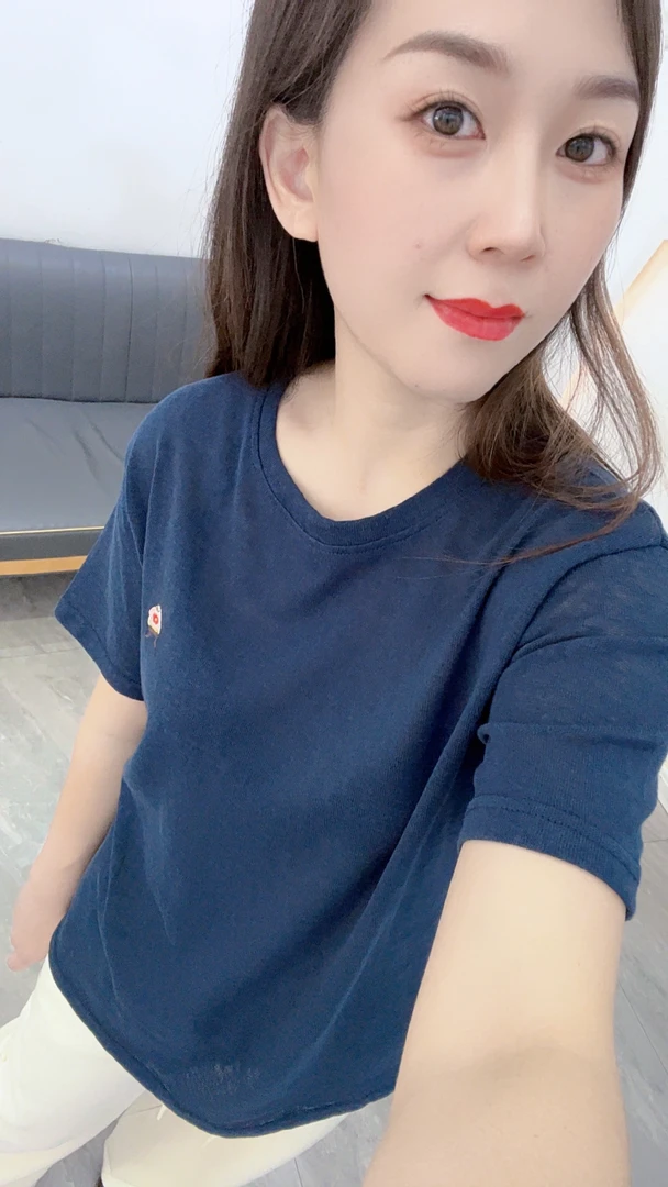 短袖刺绣T恤休闲打底衫夏季洋气百搭半袖宽松