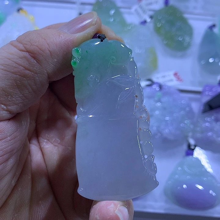 翡翠未镶嵌颈饰天然翡翠A货吊坠