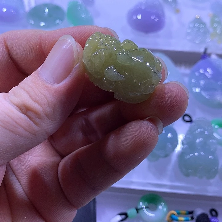 翡翠未镶嵌颈饰天然翡翠A货吊坠