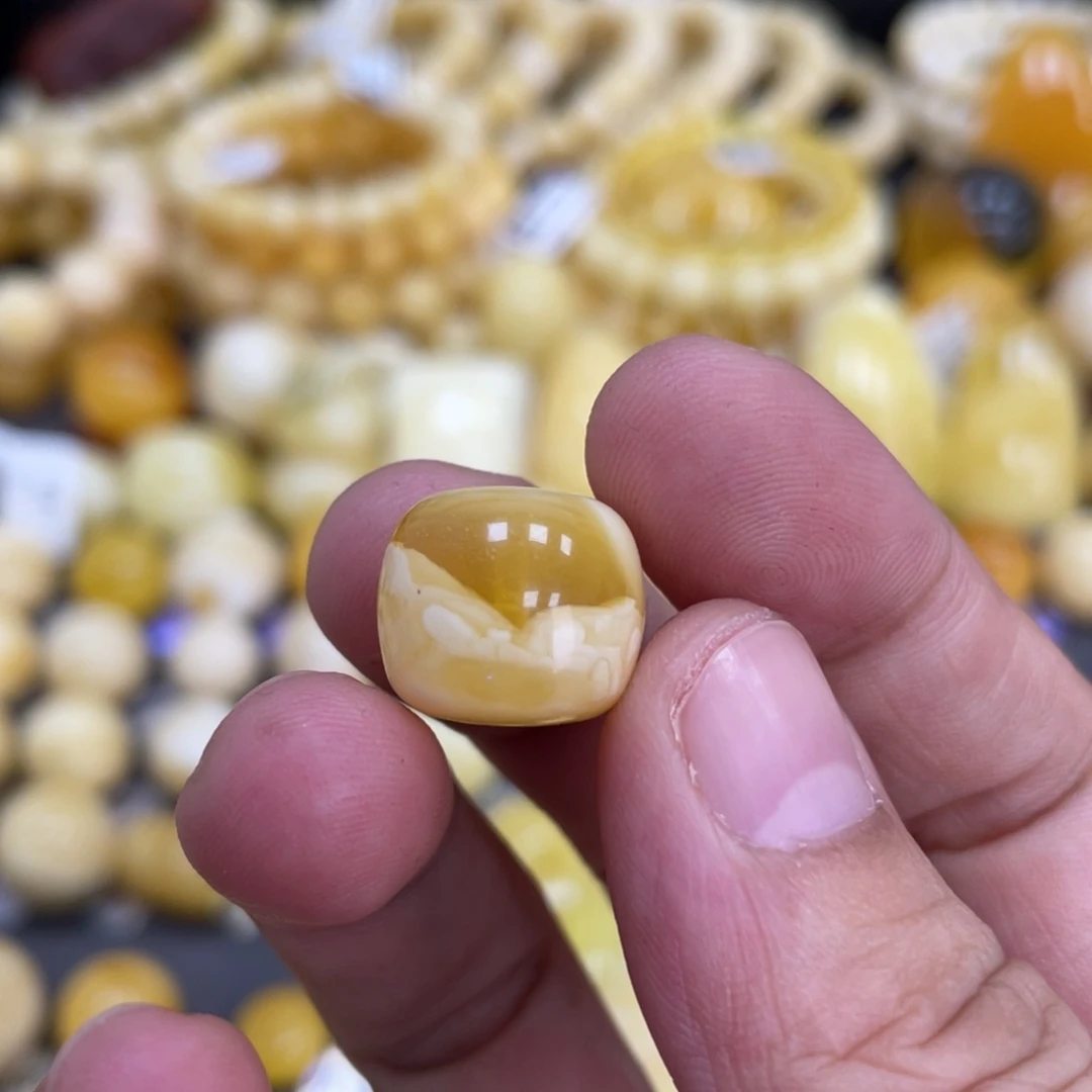 未镶嵌蜜蜡裸石14.4*12.7mm花粉