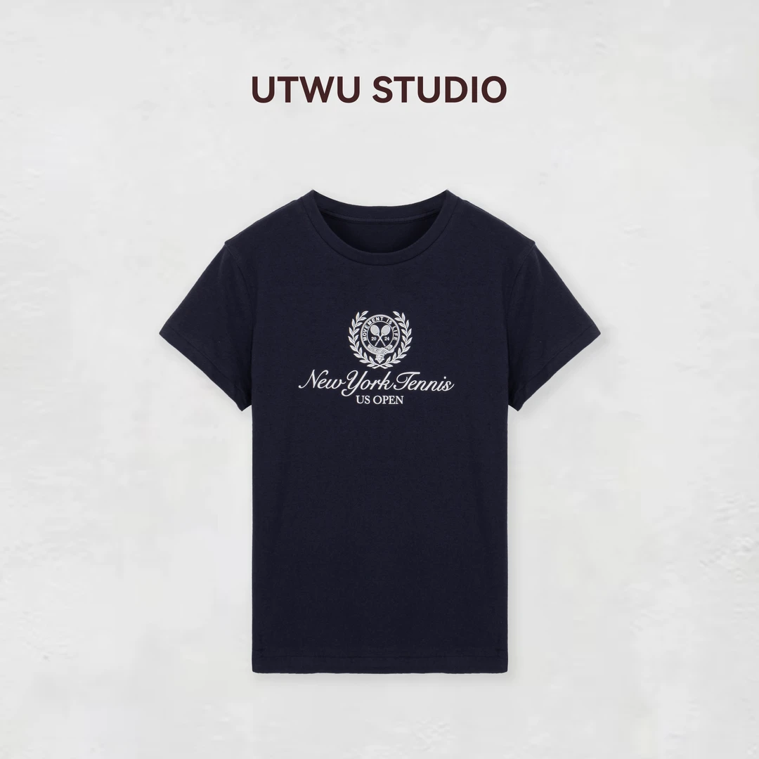 UTWU小敏 「美式复古」1oo精梳棉网球公开赛徽章短袖T恤Q24T8073