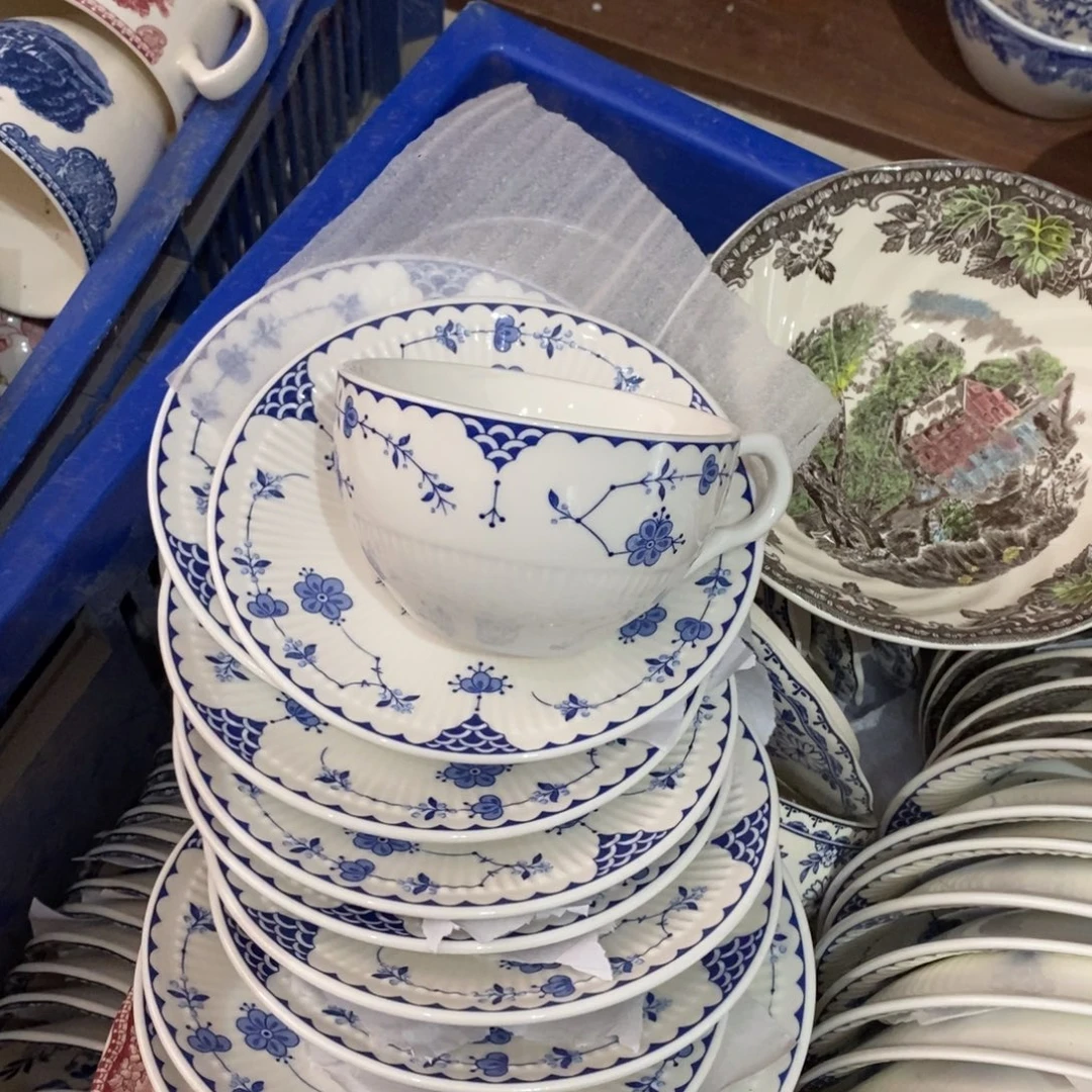 瓷全新的唐草咖啡杯碟