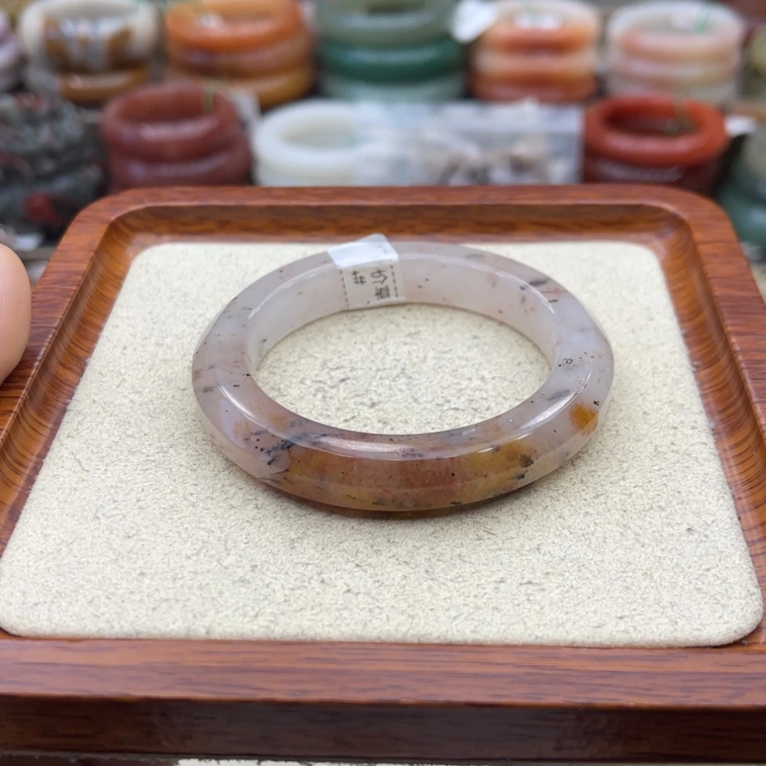 石英质玉未镶嵌手镯