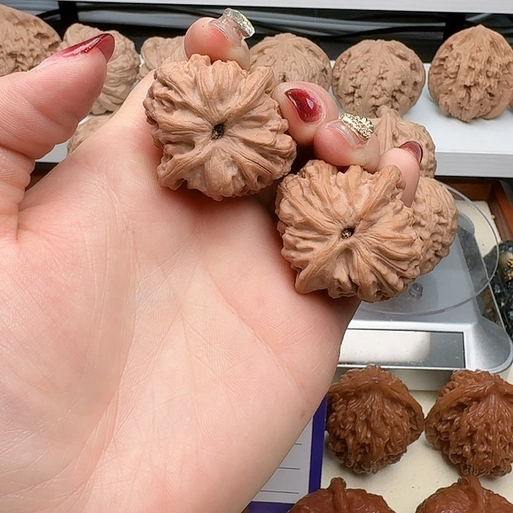 文玩核桃吊坠大***一37全品龙脉