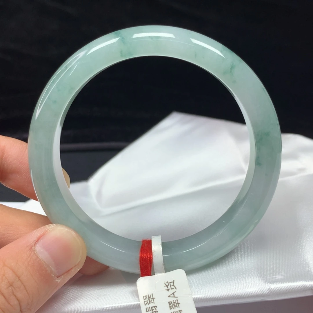 翡翠手镯（圆镯）未镶嵌59.2