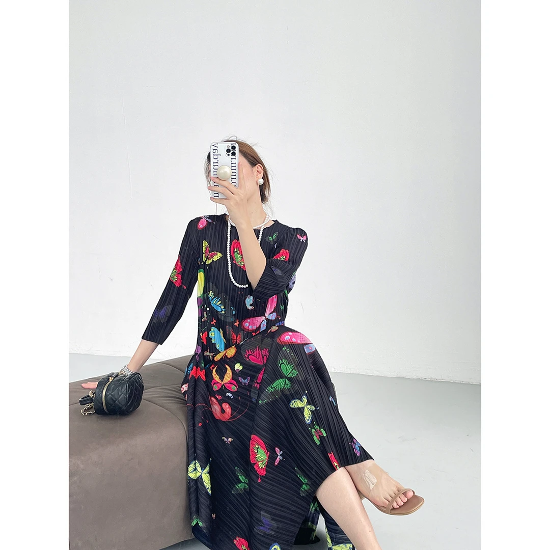 三宅2025秋季新款蝴蝶印花法式轻奢褶皱连衣裙女气质优雅显瘦