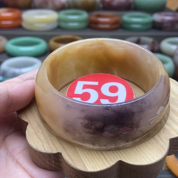 未镶嵌手镯石英质玉