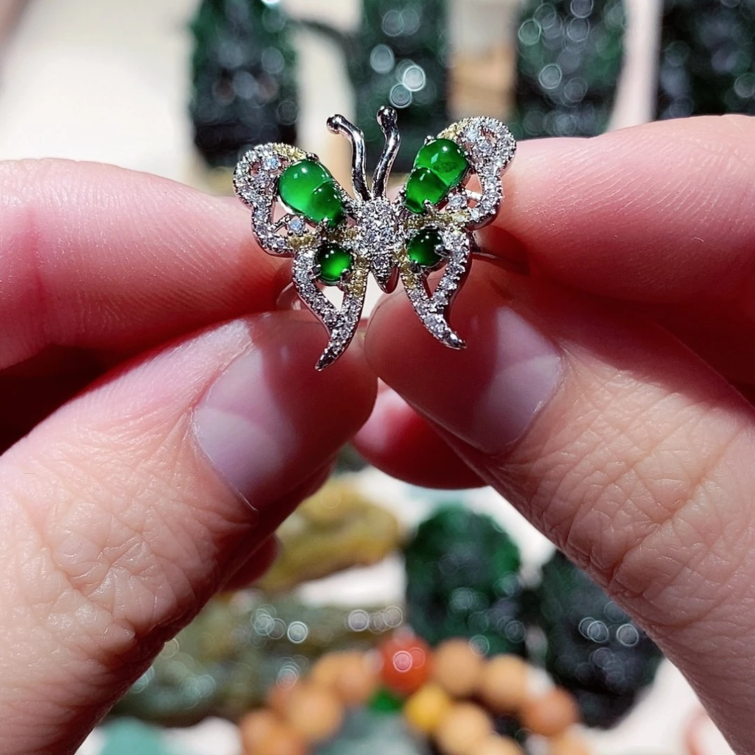 翡翠颈饰未镶嵌翡翠