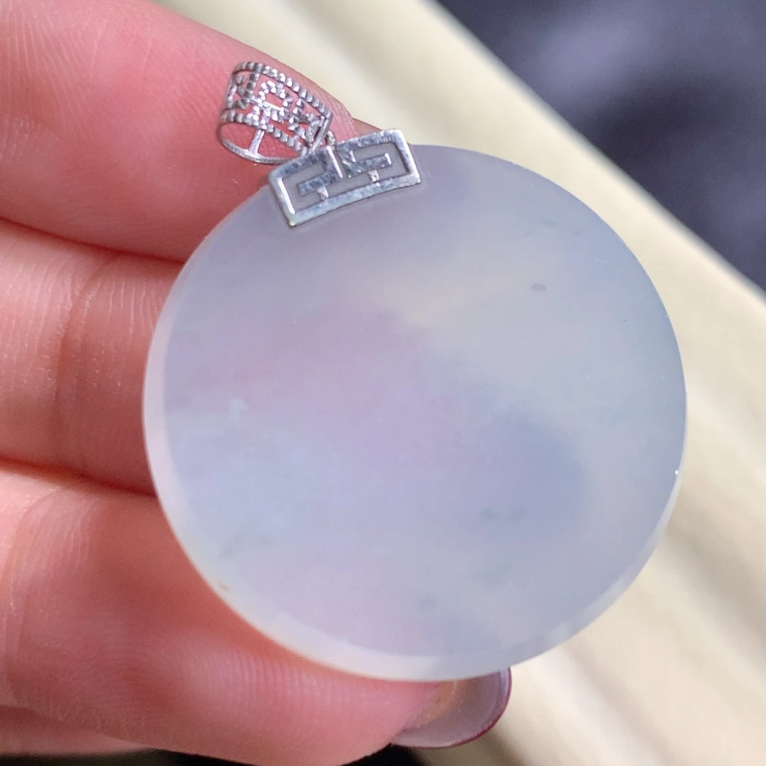 翡翠18K金镶嵌颈饰无事牌