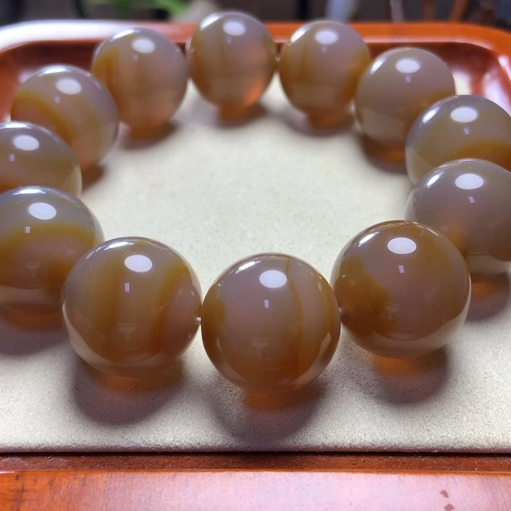 玛瑙/玉髓手串未镶嵌巴西料糖色一线天