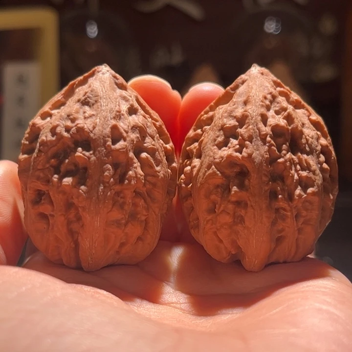 文玩核桃吊坠草莓70