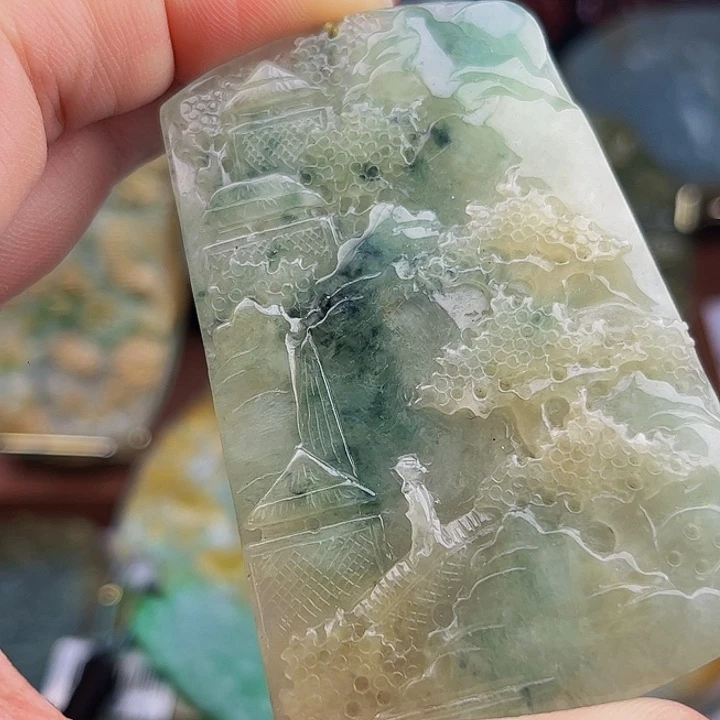 翡翠未镶嵌颈饰挂件