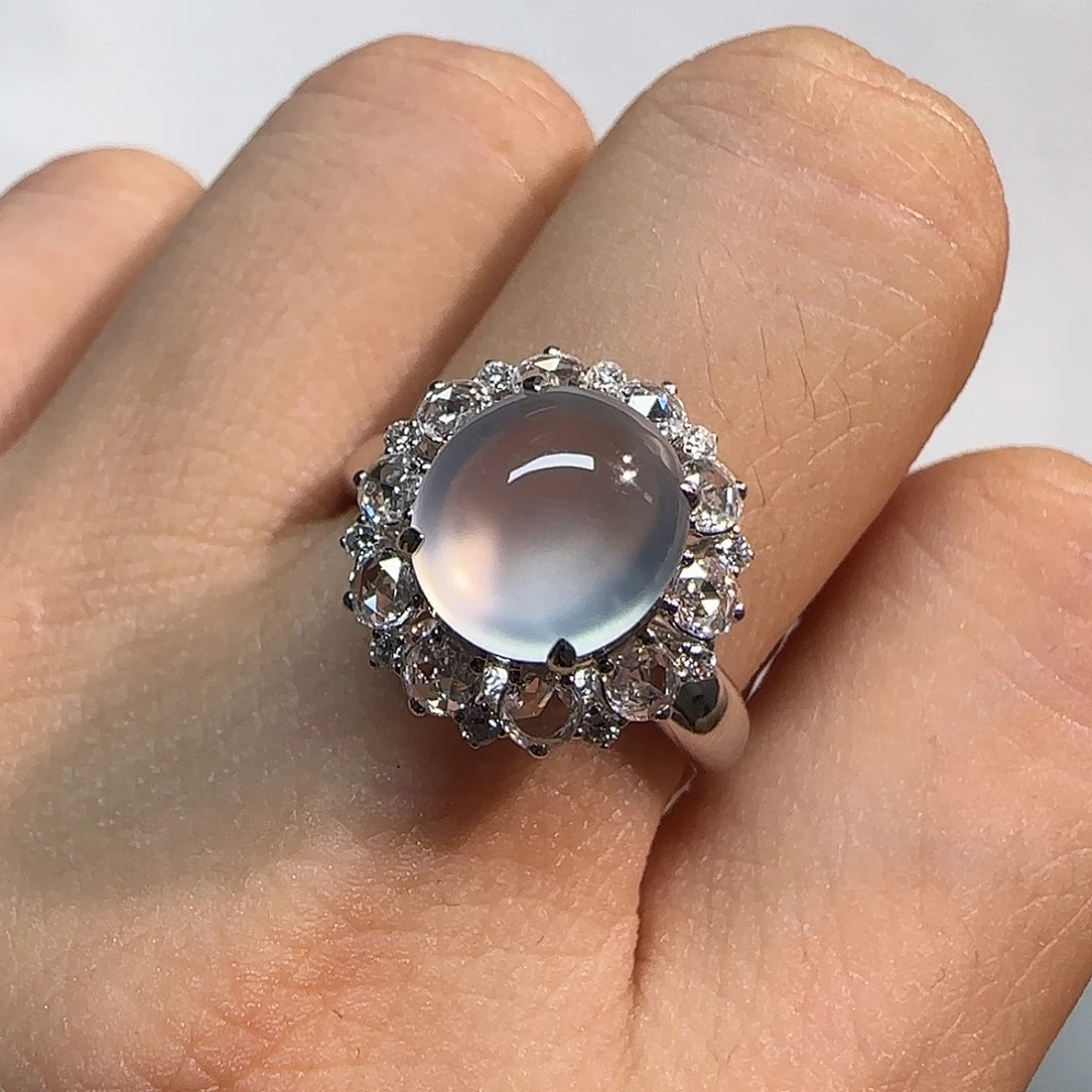 翡翠18K金镶嵌戒指蛋面