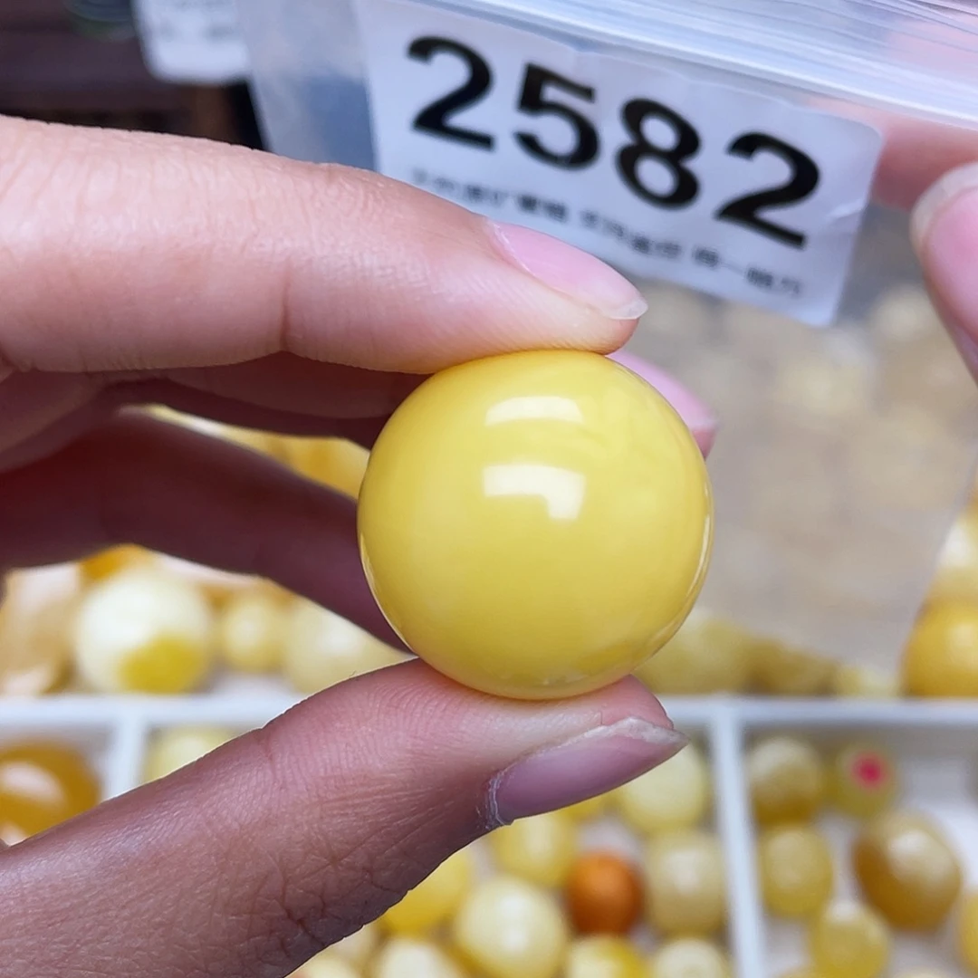 蜜蜡未镶嵌珠宝奇石23