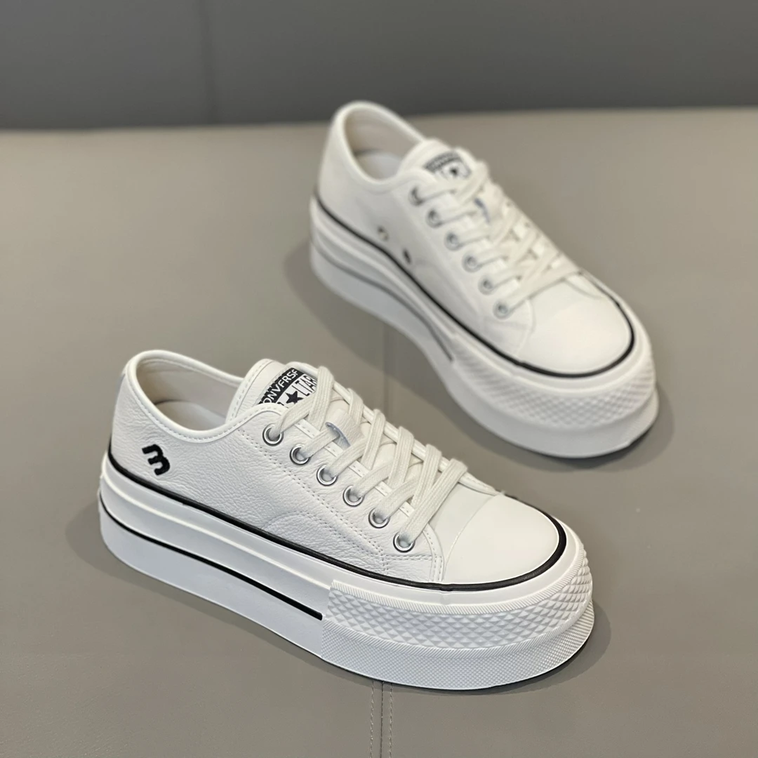 小白鞋2025秋季新款百搭系带低帮耐磨防滑厚底休闲运动松糕板鞋女