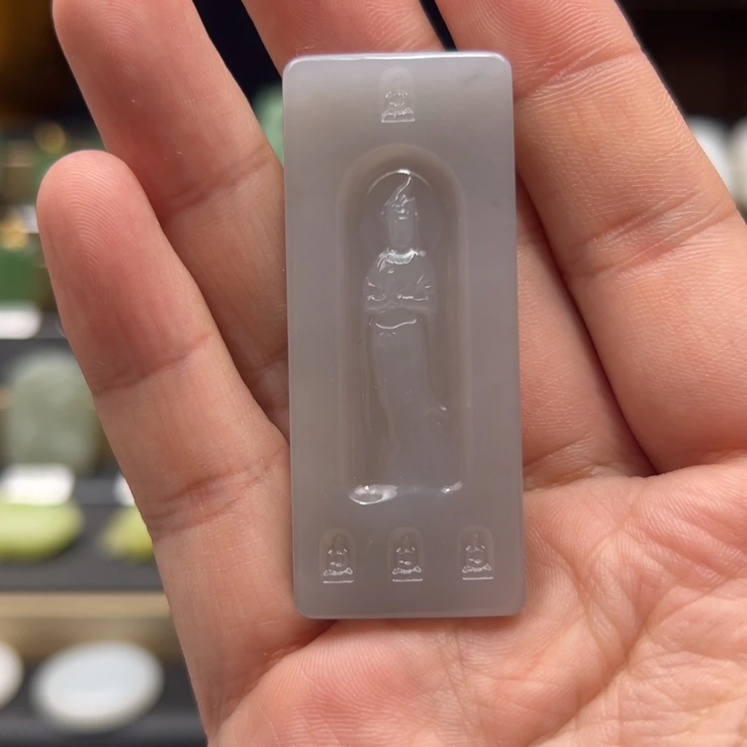 自***人和田玉未镶嵌挂件