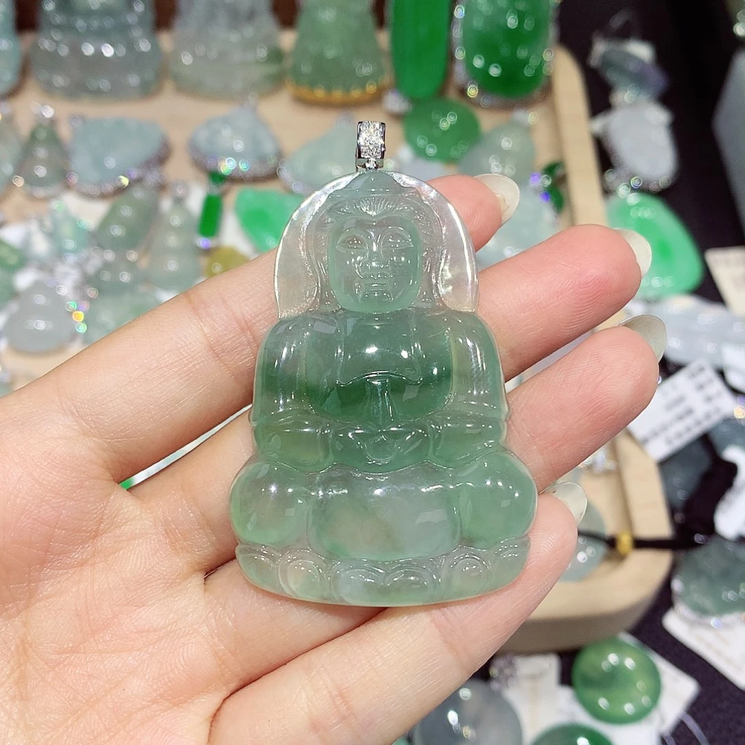 翡翠18K金镶嵌颈饰观音