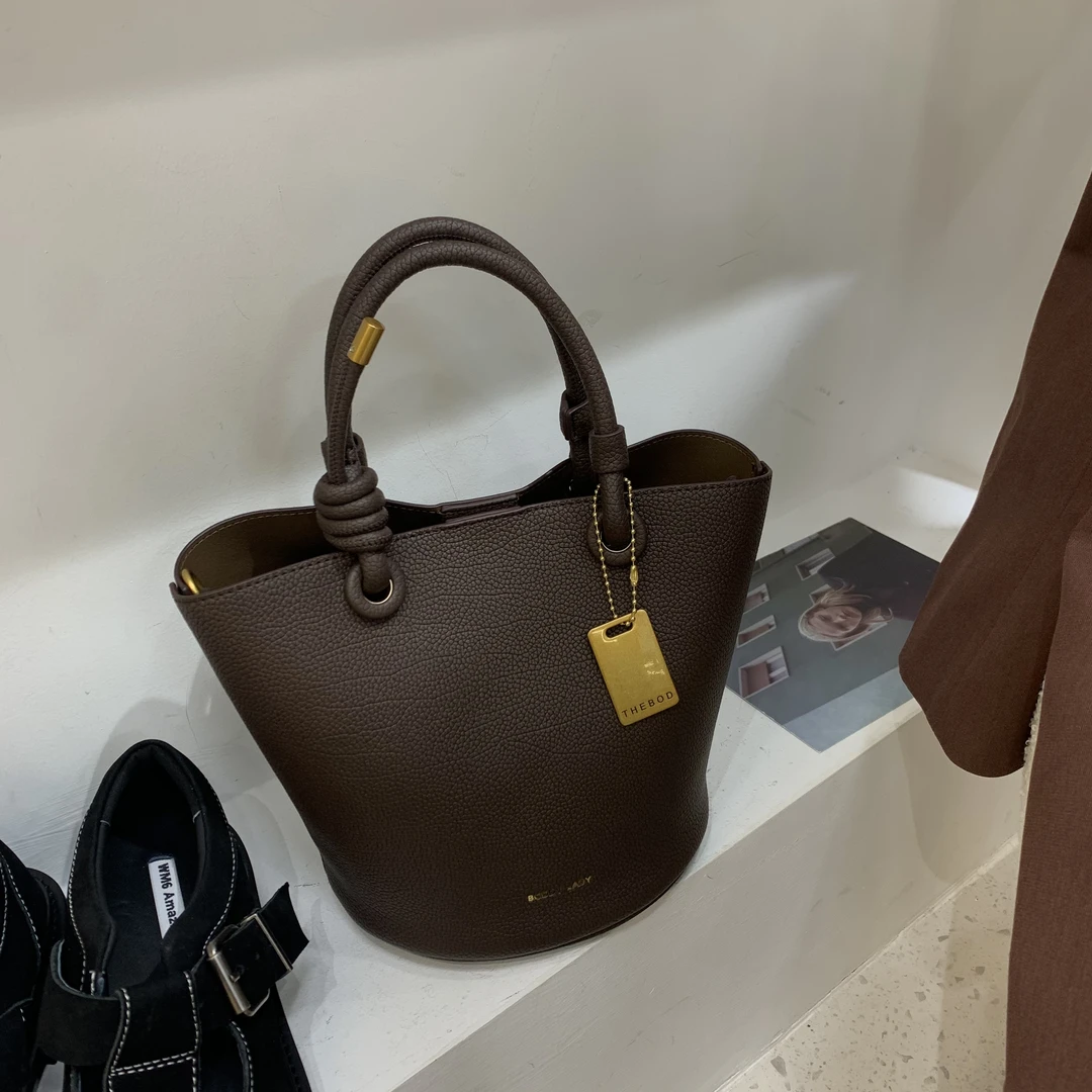 BSS-VAZSLVE/原创设计BD-B882-可可咖 秋冬新款轻奢小包