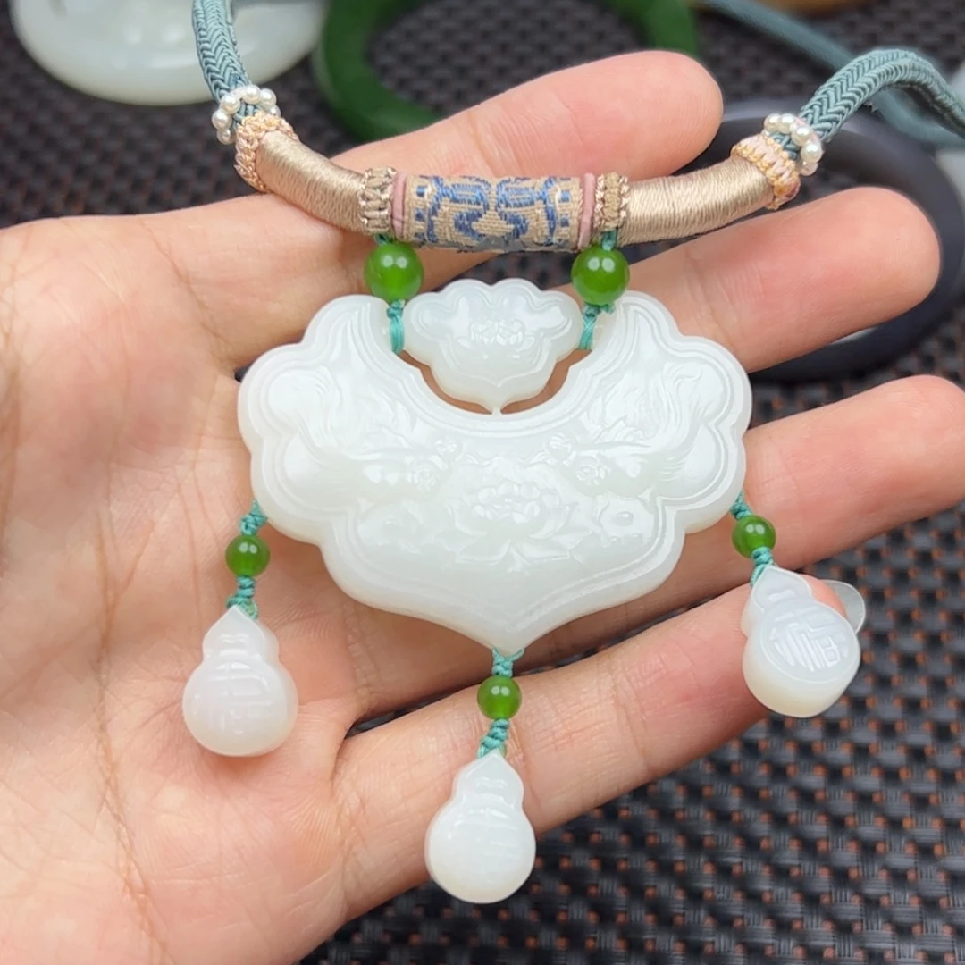 未镶嵌和田玉挂件