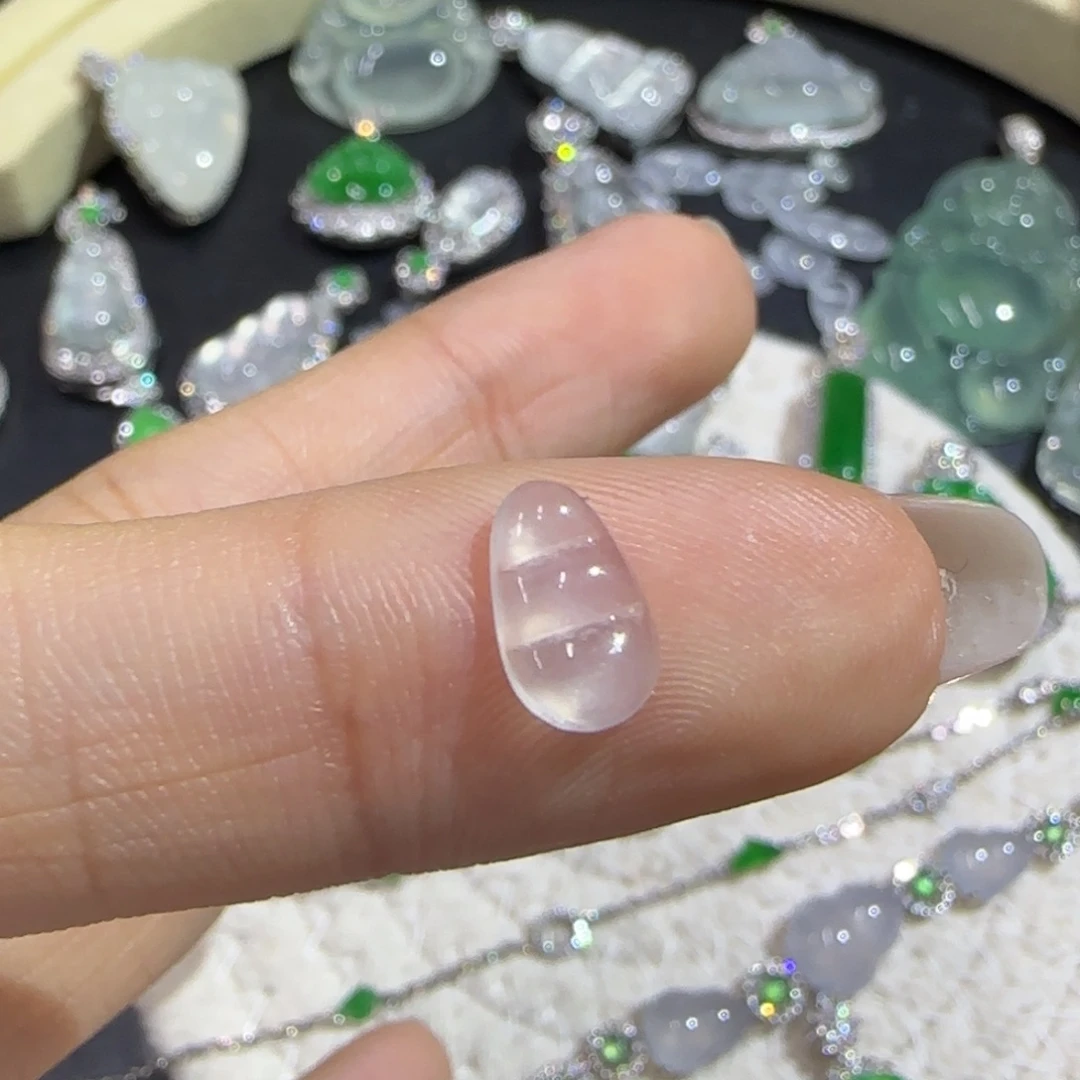 阳***洋翡翠未镶嵌颈饰精品