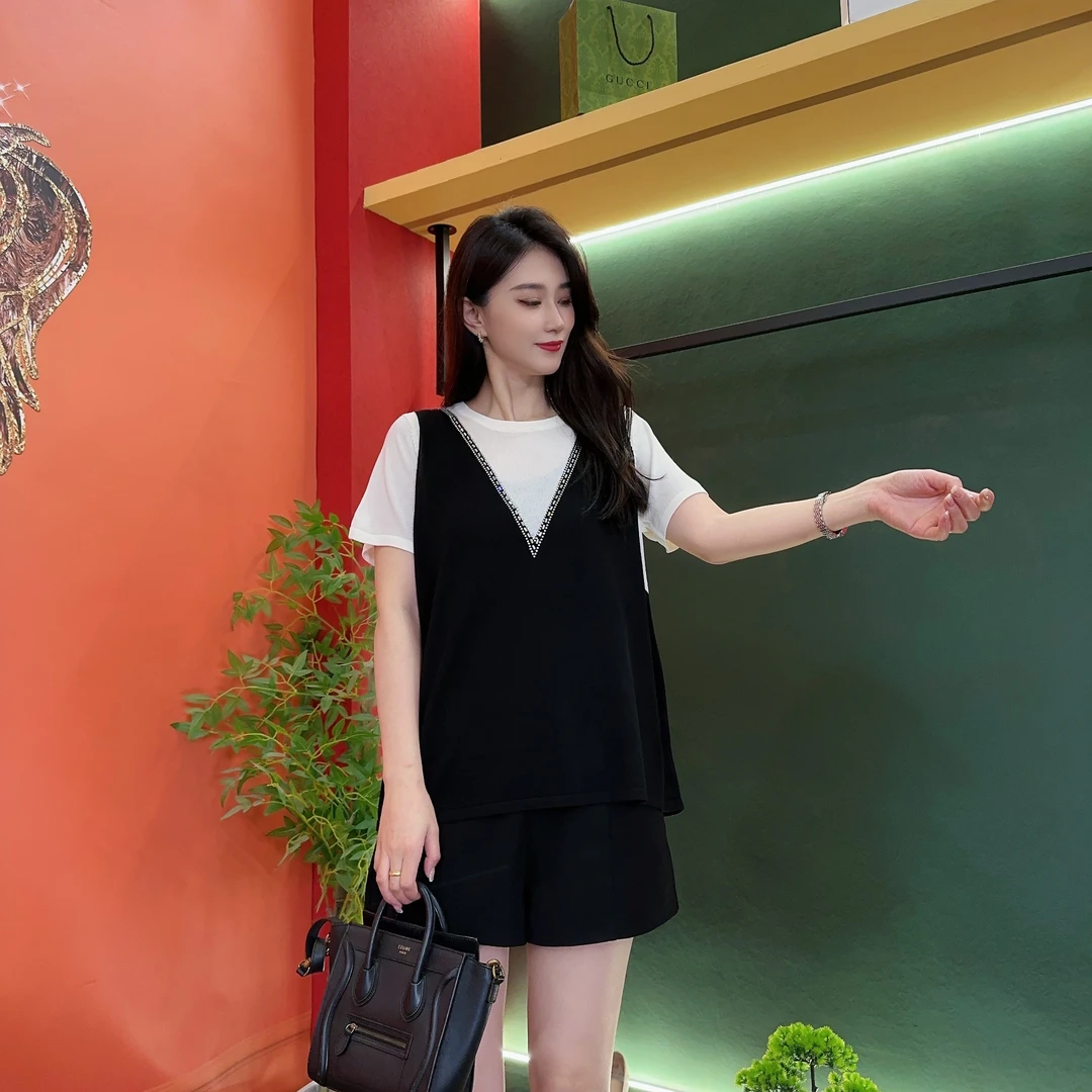 6918 多金大码神秘黑白拼接气质减龄上衣春夏季女装设计女