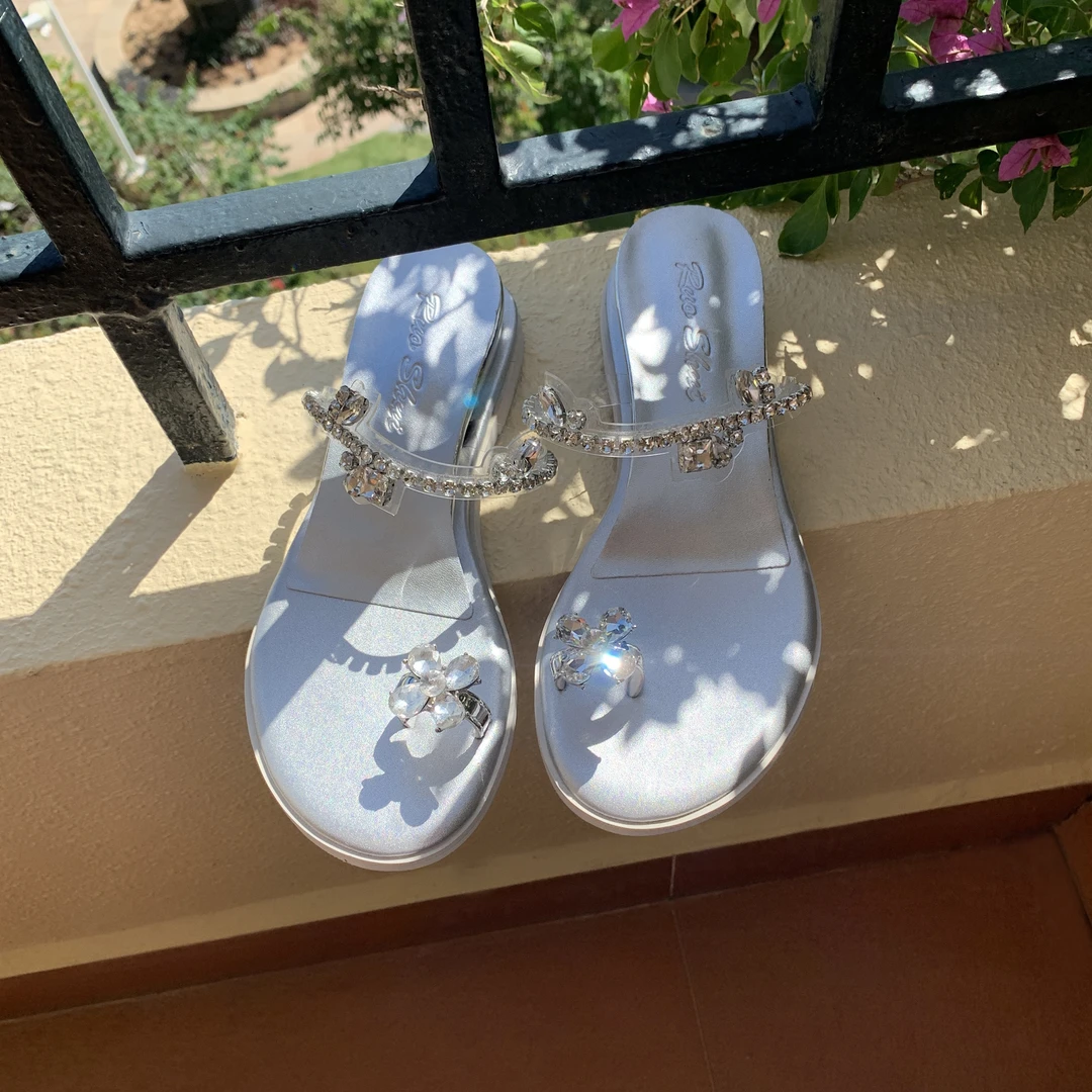 阿水软底水钻一字拖凉拖鞋女夏沙滩仙女度假坡跟凉鞋小码313233