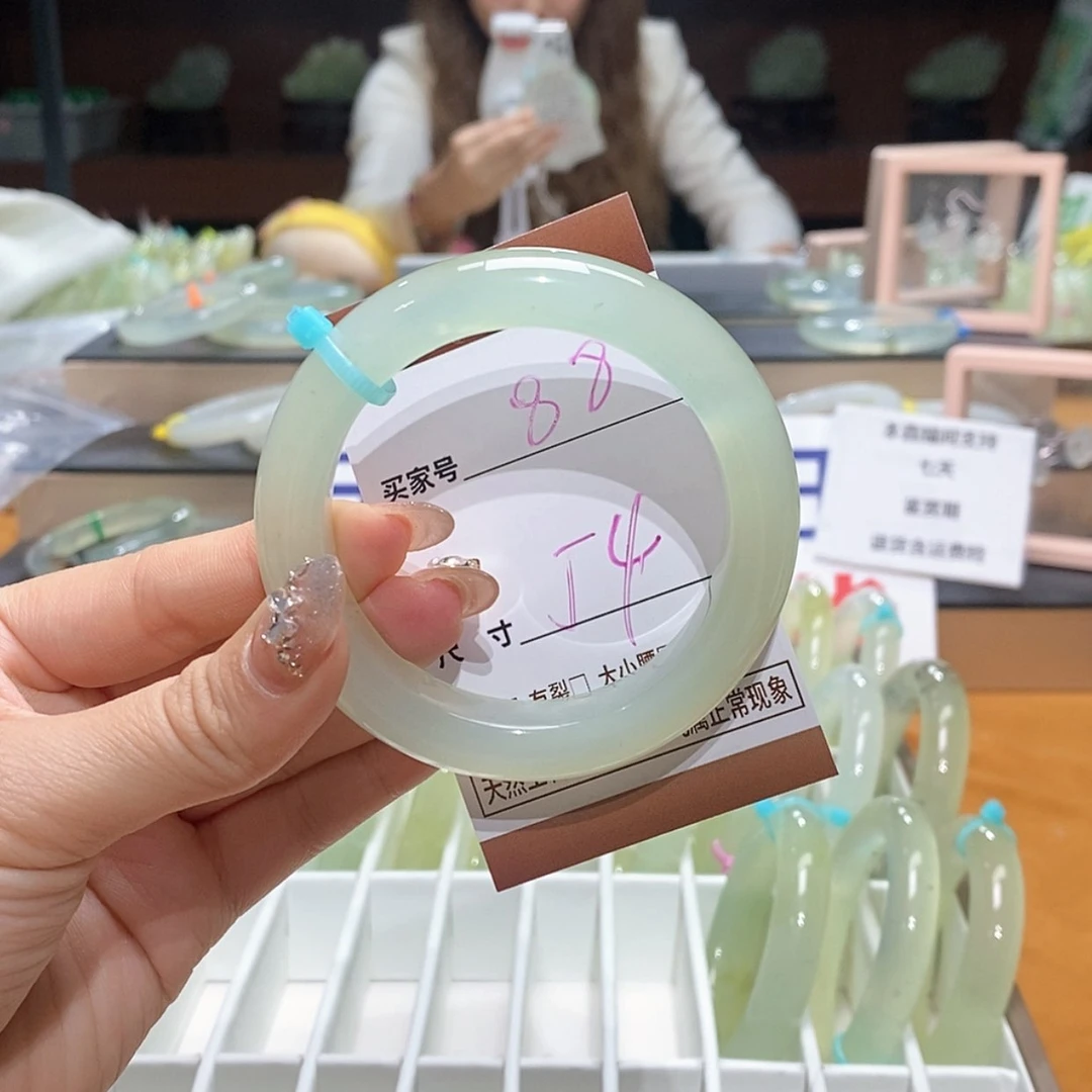 【闪购商品】岫玉手镯未镶嵌天然