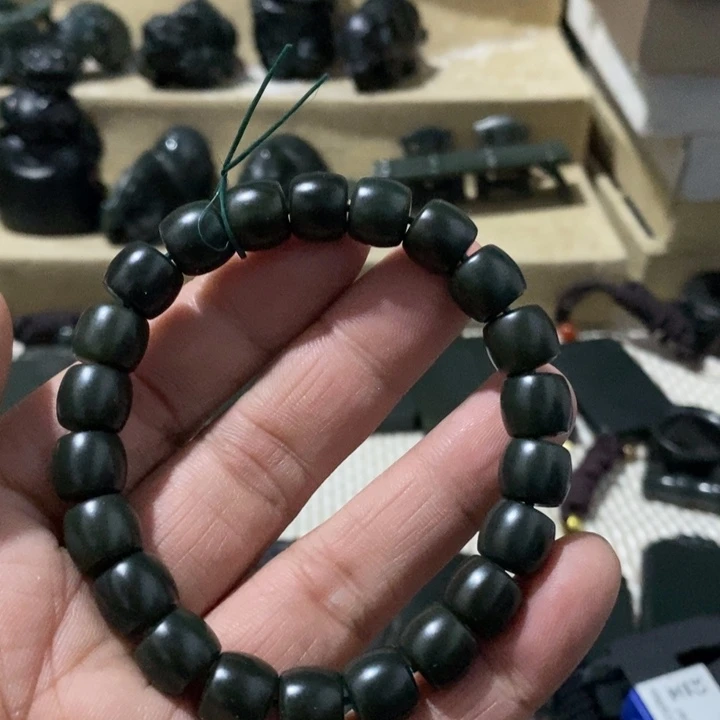 未镶嵌和田玉手链