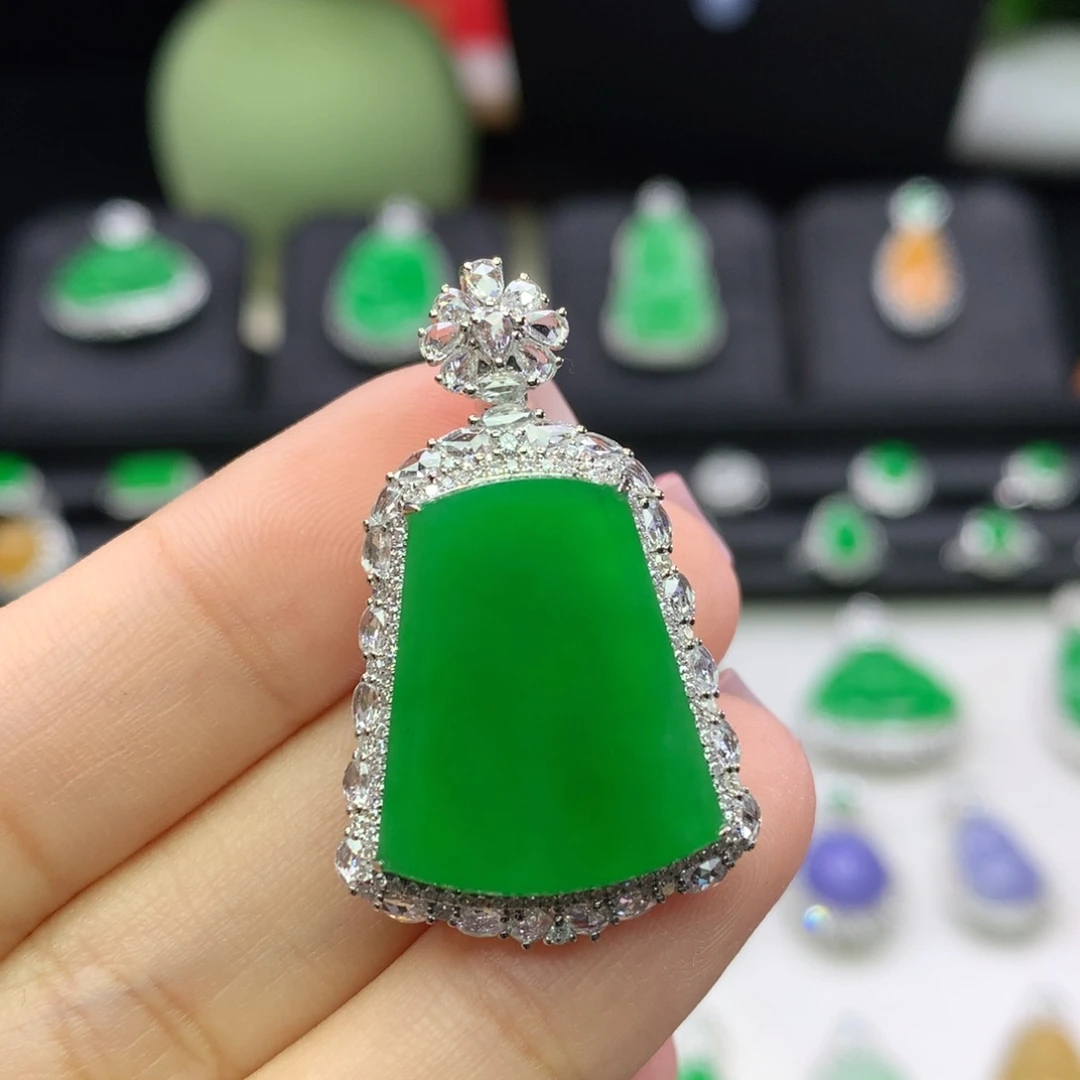 搞***肖翡翠18K金镶嵌吊坠(不含链)