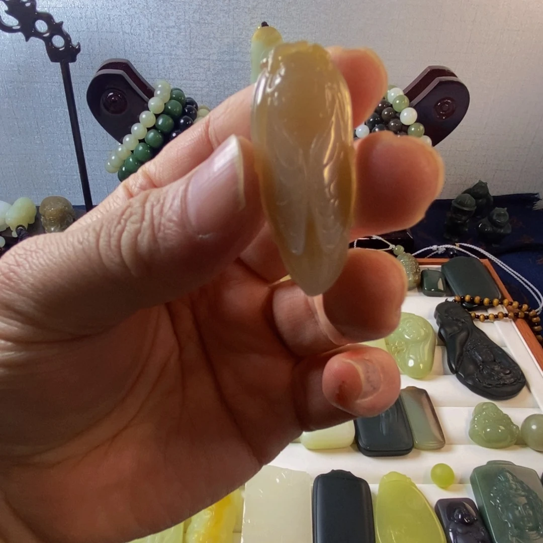 和田玉未镶嵌把件