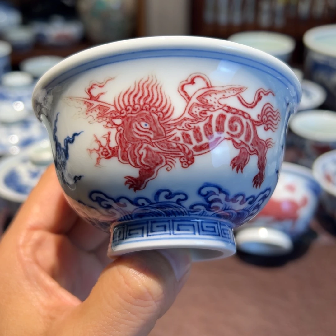 陶精品青花釉里红海水象压手杯口径约9.5厘米