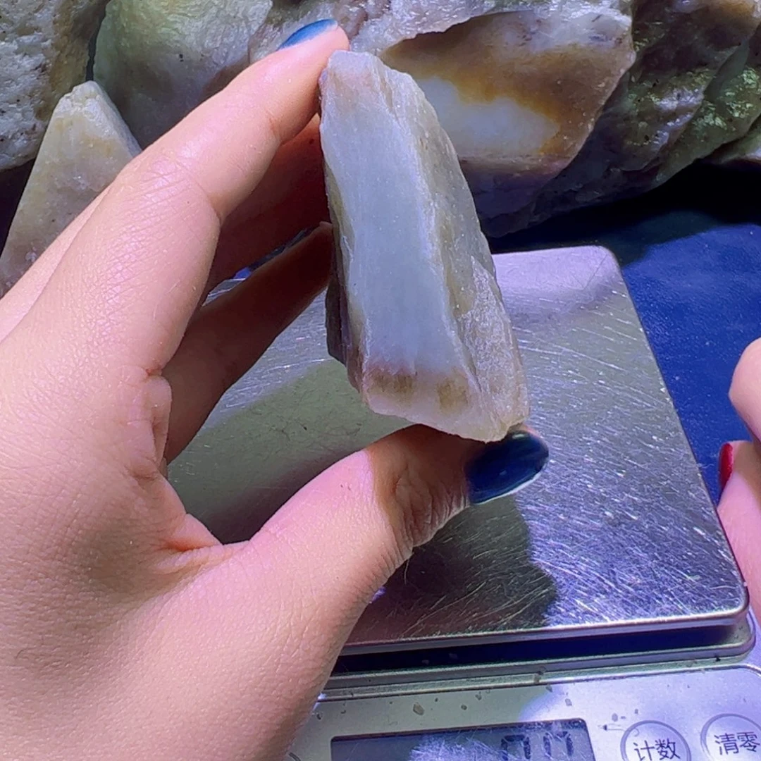 未镶嵌和田玉（糖玉）珠宝半成品