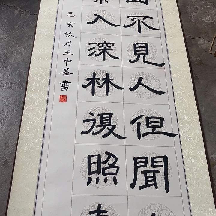 摆件，轴坏，破损，水渍都是正常。