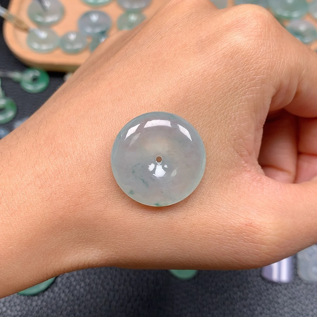 吊坠(赠链)未镶嵌翡翠