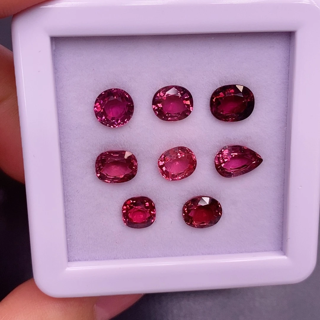 未镶嵌裸石碧玺450一克拉，仅供展示，挑好上定向