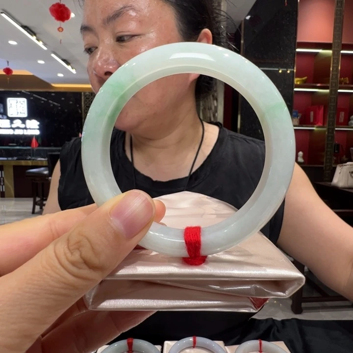 翡翠未镶嵌手镯飘金丝阳绿57.3