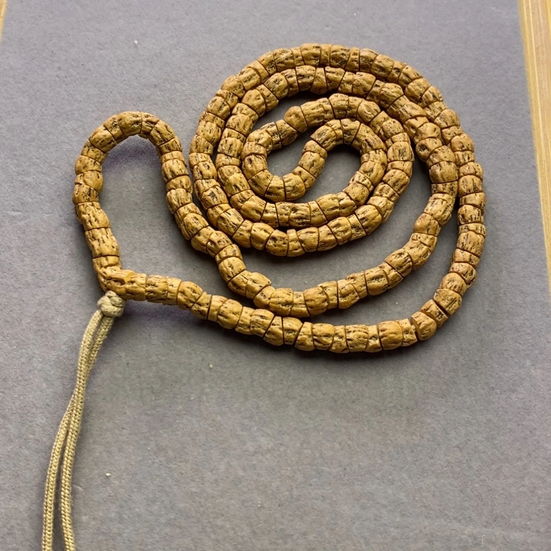 猪***吃柏香籽/百香籽吊坠