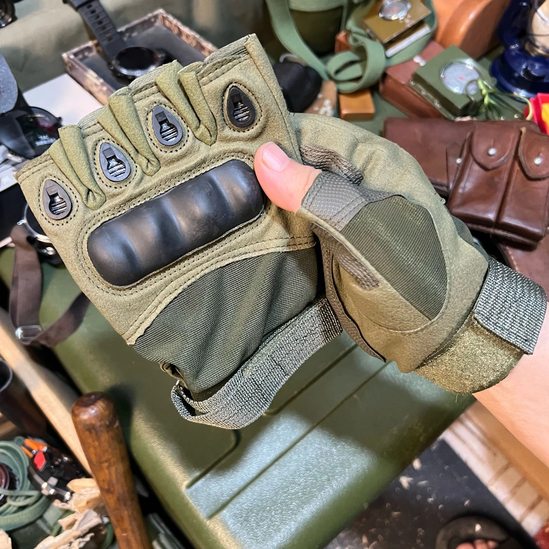 半指战术手套运动手套全新库存